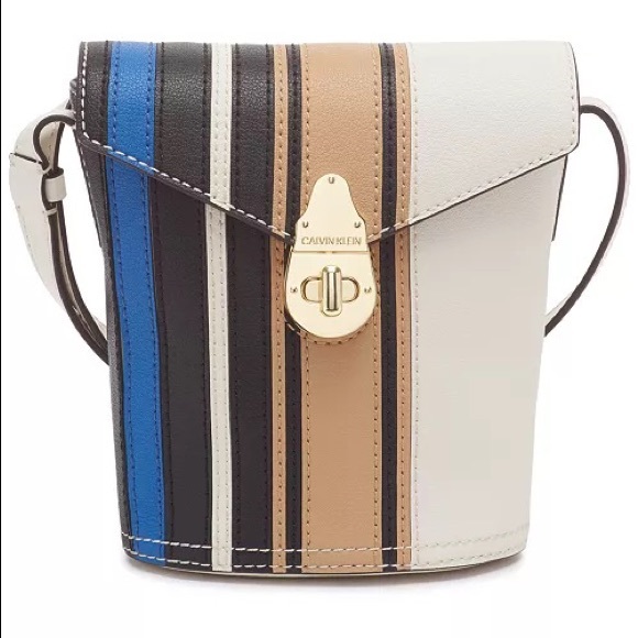 Calvin Klein Handbags - 🚨FIRM🚨Calvin Klein Lock Mini Bucket Bag